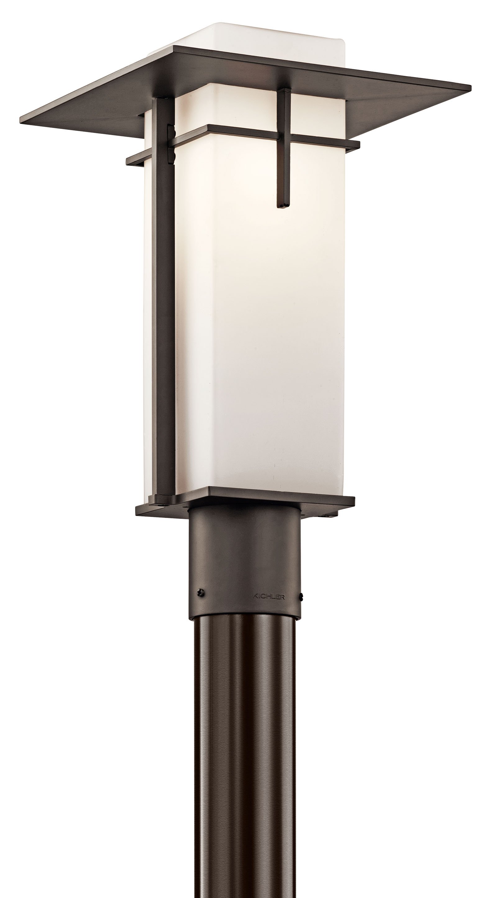This 1 light post from the Caterham(TM) collection is both versatile and charming. The Satin Etched Glass shade rests beautifully against the rich Olde Bronze finish.