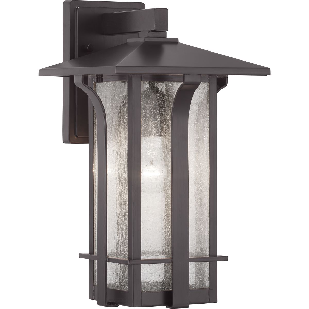 The Cullman Collection outdoor medium wall lantern delivers dramatic scale with Craftsman appeal. Bold and linear details in an Antique Bronze finish highlight clear seeded glass. Ideal for spacious Modern architecture settings.