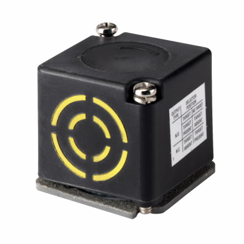 Product image for Eaton Electrical E51DS1 0.5 Inch 20 to 264 VAC/VDC IP67 Shielded Inductive Proximity Sensor Head