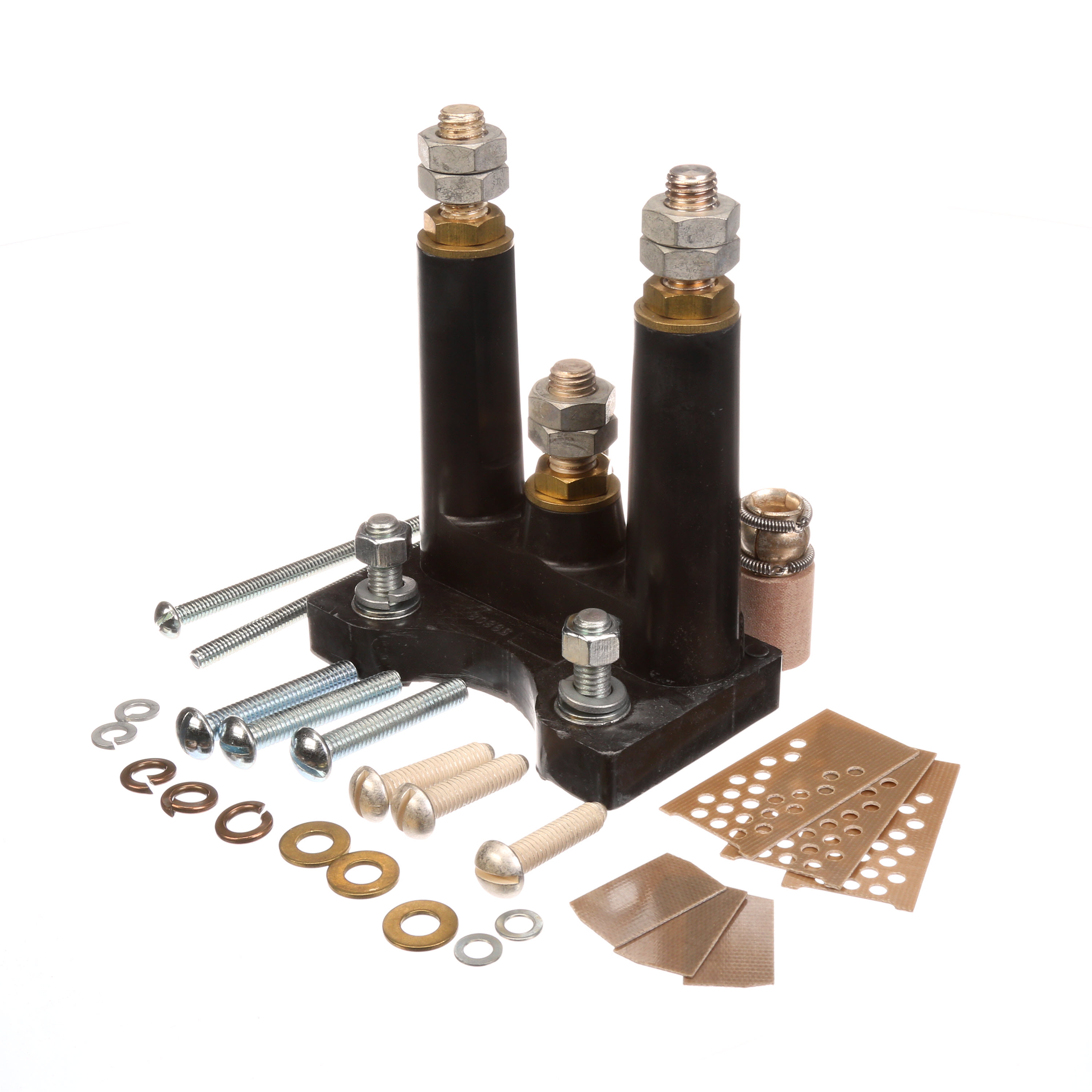 SIEMENS LOW VOLTAGE SENTRON MOLDED CASE CIRCUIT BREAKER EXTERNAL ACCESSORY. PLUG-IN MOUNTING ASSEMBLY (BASE AND TULIP ASSEMBLY). FOR 3-POLE FD FRAME BREAKERS. SUITABLE FOR LINE AND LOAD SIDES.