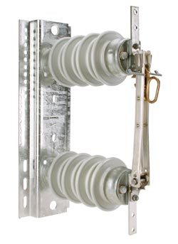 Product image for Chance M3S62 600 Amp 15 kV 110 kV BIL Porcelain Overhead Disconnect Switch