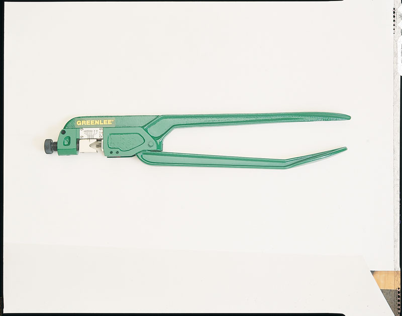 Simple screw adjustment for connector size. Forged body and handle for durability.