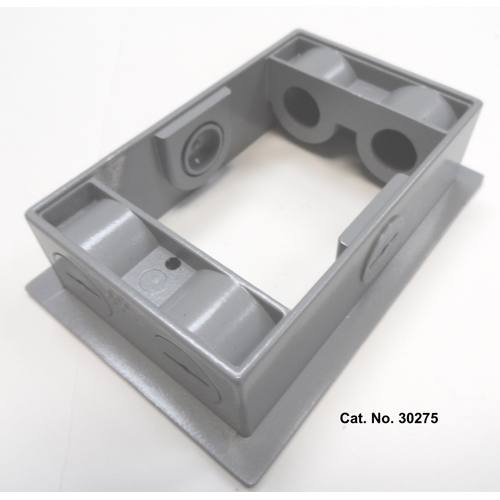 Mulberry; Box Extension; Flanged Style Take Off; Number Of Outlet: 6; Material: Heavy Duty Die Cast Aluminum; Cubic Capacity: 10 CU-IN; Includes: 2 Close-Up Plugs, Gaskets, And Mounting Screws; Outlet: 1/2 IN, (2) Each End And (1) Each Side; Finish: Powder Coated