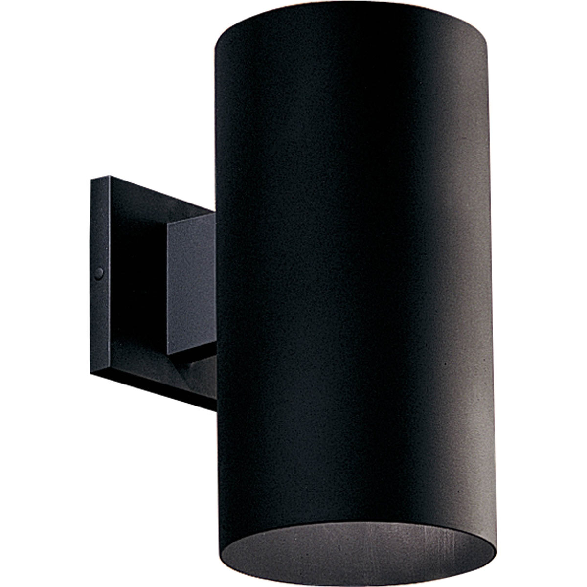 6 in downlight wall cylinders are ideal for a wide variety of interior and exterior applications including residential and commercial. The aluminum Cylinders offers a contemporary design with its sleek cylindrical form and elegant fade and chip resistant Black finish, perfect for today's inspired exteriors. With over 1,050 lumens the LED Cylinders unite performance, energy savings and safety benefits.