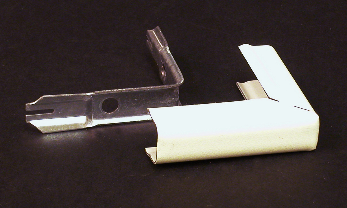 Product image for Wiremold V718 2-1/2" Ivory Steel 1-Channel 90 Degrees Raceway External Elbow