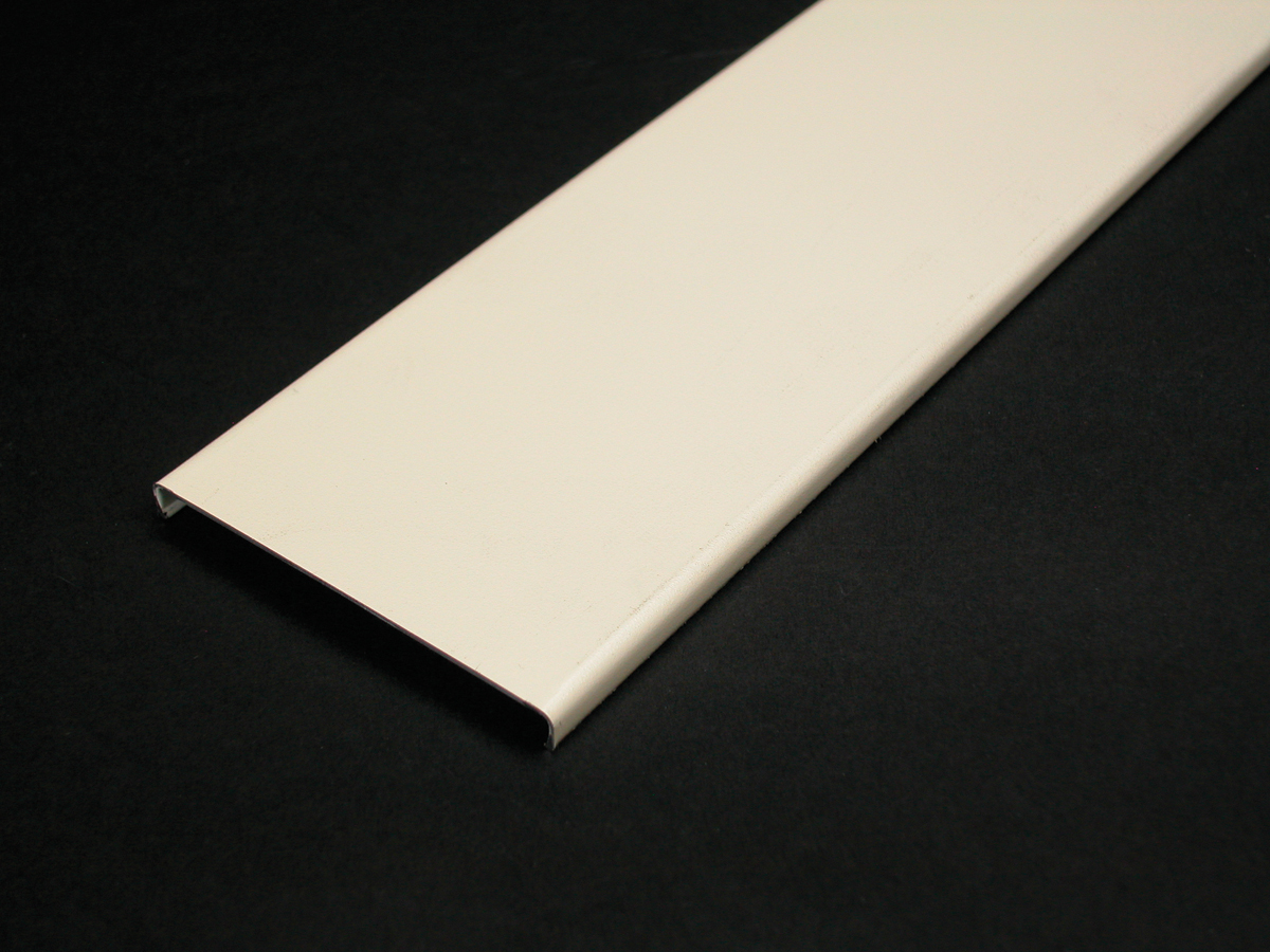 .040” (1.0mm) steel. Packed in twenty 5’ (1.5m) lengths, 100’ (31m) per carton. Ivory