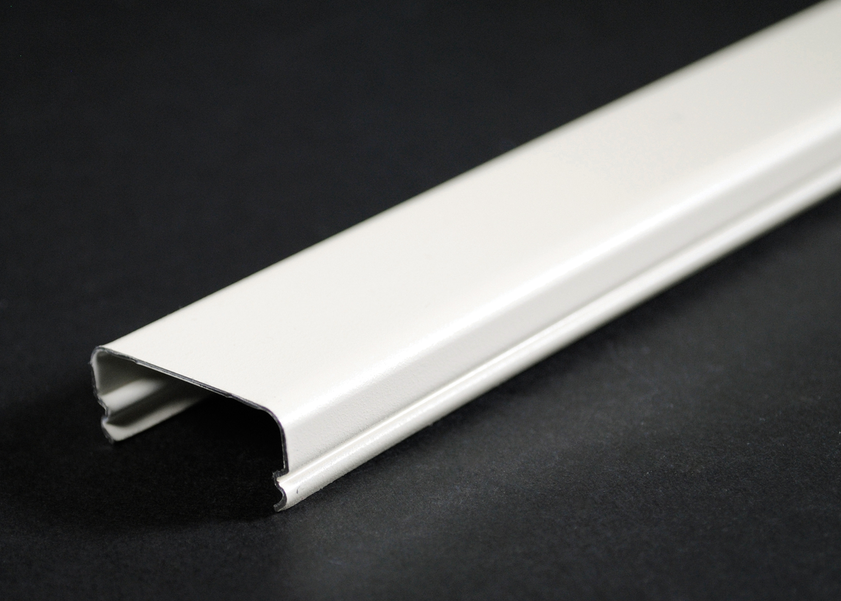 Product image for Wiremold V2000C 5 Foot x 1-9/32" Ivory Steel 1-Channel Raceway Cover