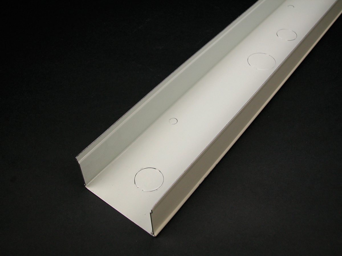 Product image for Wiremold V3000B 10 Foot x 2-3/4 x 1-15/32" Ivory Steel 1-Channel Raceway Base