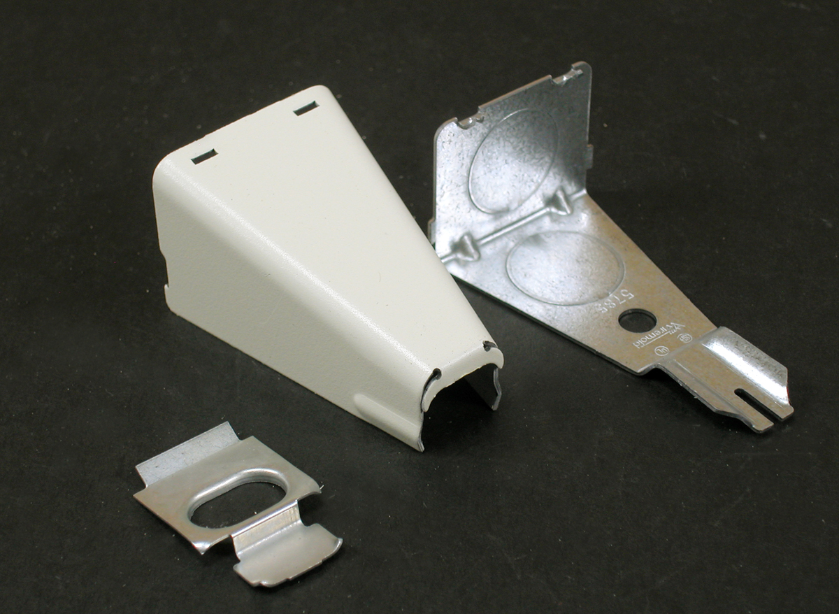 Product image for Wiremold V5785 3 x 1-5/8 x 1-5/16" Ivory Steel 1-Channel Raceway Combination Connector