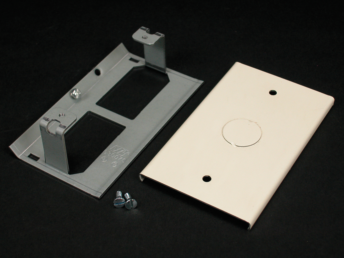 Product image for Wiremold V3036HE 3000 Blank Cover Fitting
