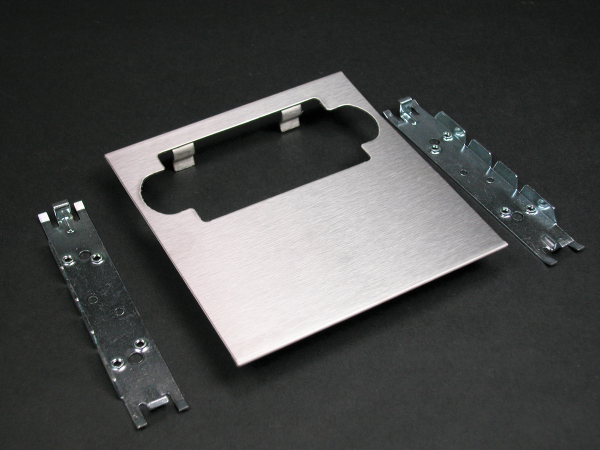 For horizontal mounting of surge suppression receptacles in S4000 Divided or Undivided Raceway. Also accepts most manufacturers' GFCI large twistlock, and rectangular faced single-gang wiring devices and two-port ACO. Use with commercially available flush plate (not furnished).