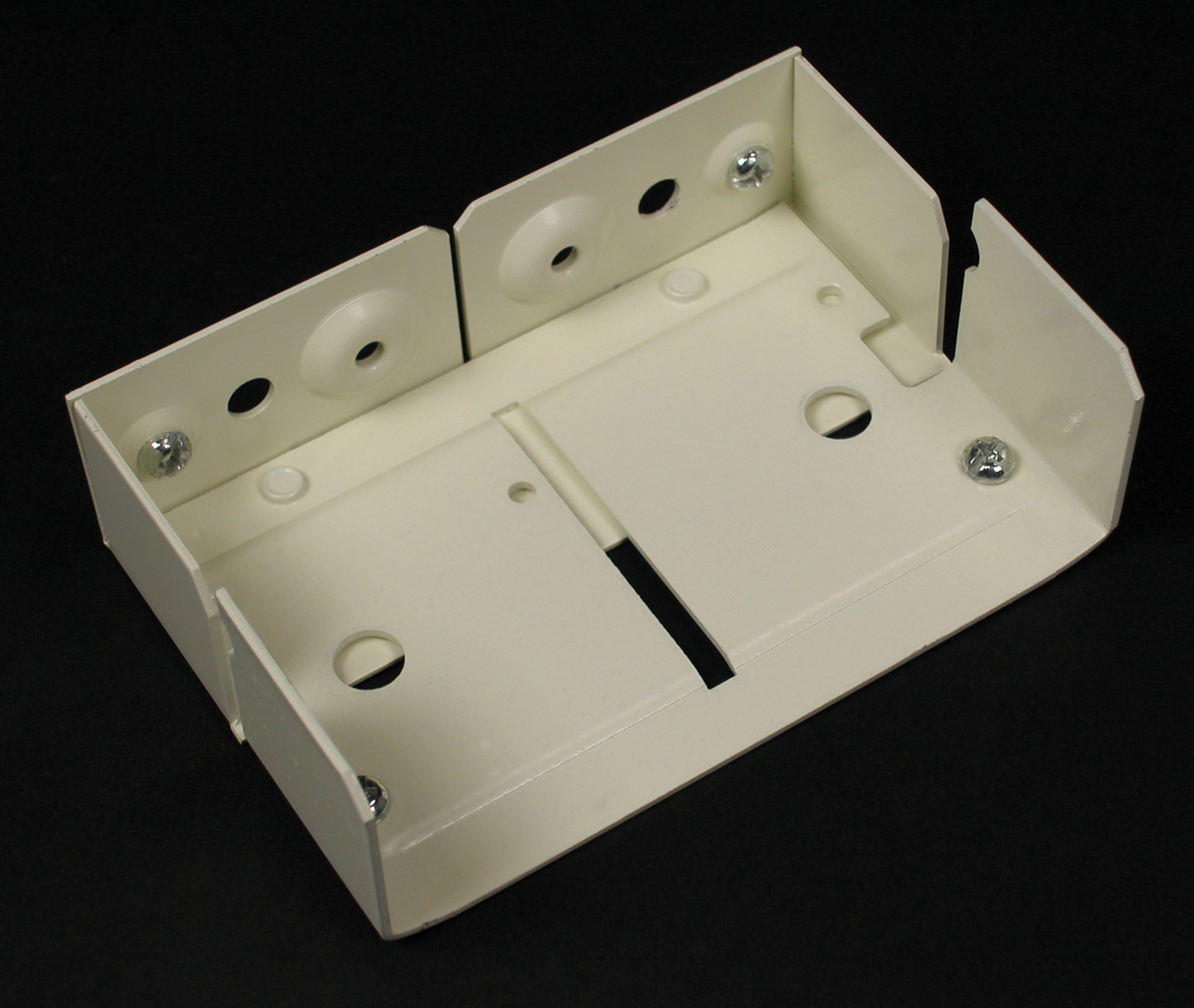 Product image for Wiremold V4017 3-1/8 x 1-1/2" Ivory Steel Multiple Channel Raceway Internal Elbow