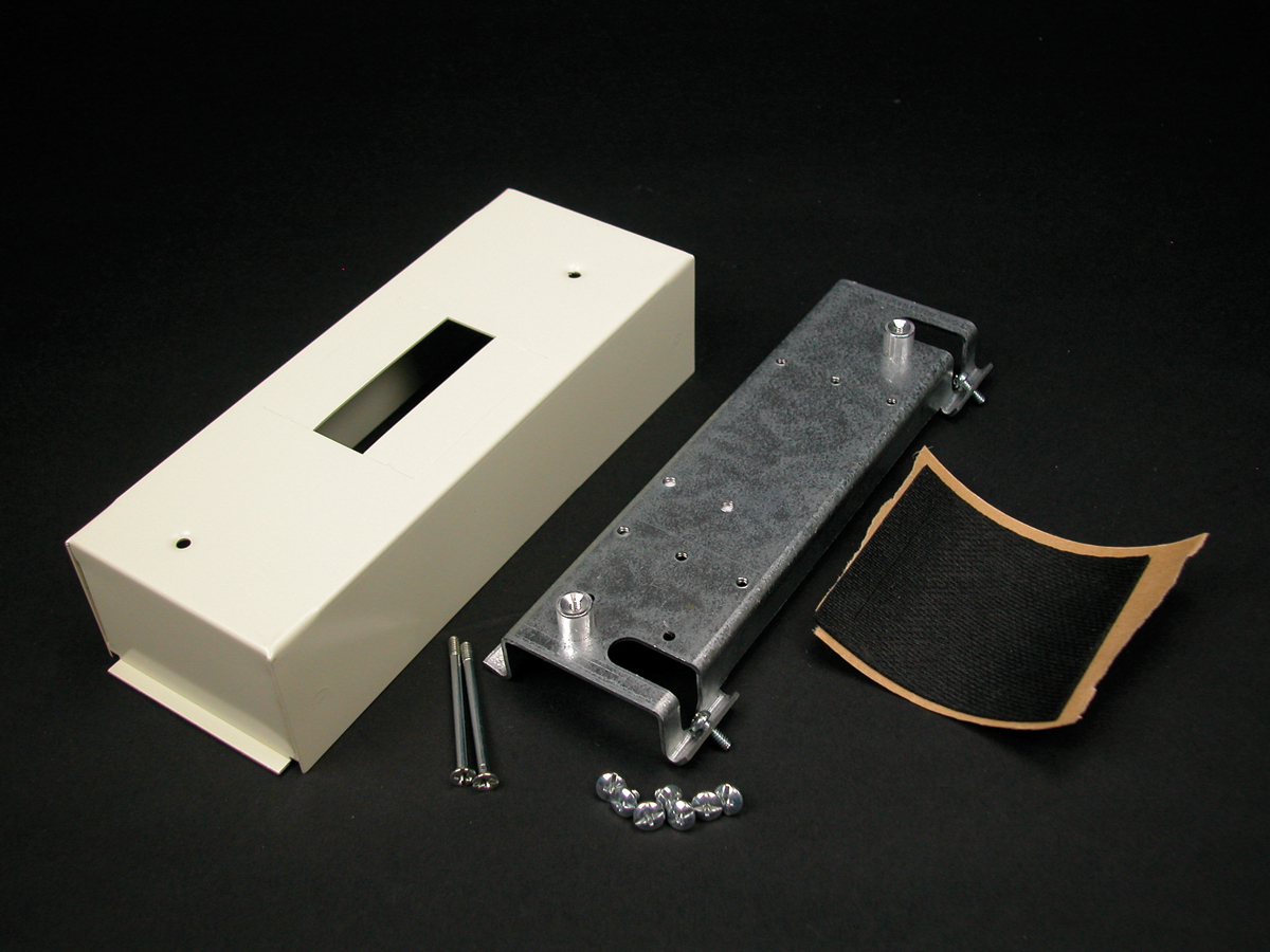 Product image for Wiremold G3046QOU 3000 Circuit Breaker Housing Fitting