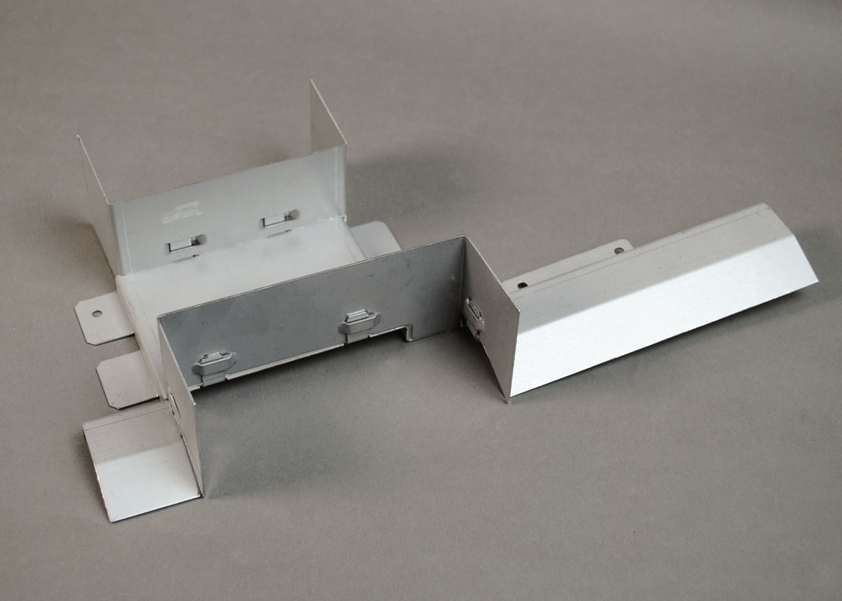 Allows access to power and data on both sides of OFR48-4 4-Gang Device Box.