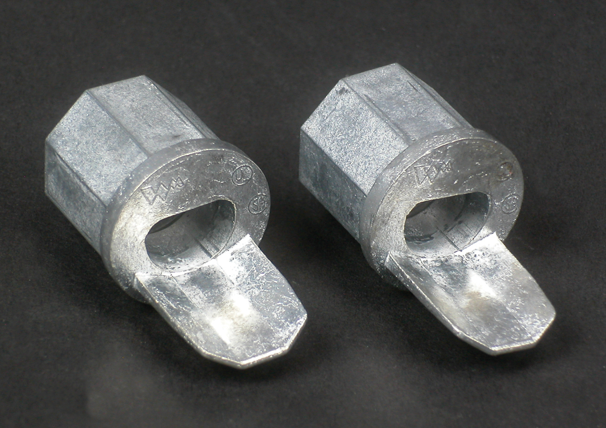 Interior threaded female connector with a 1/2 inch trade size conduit opening for connecting raceway to conduit. When used with 700 Series Raceway, break out crescent twistout in connector.