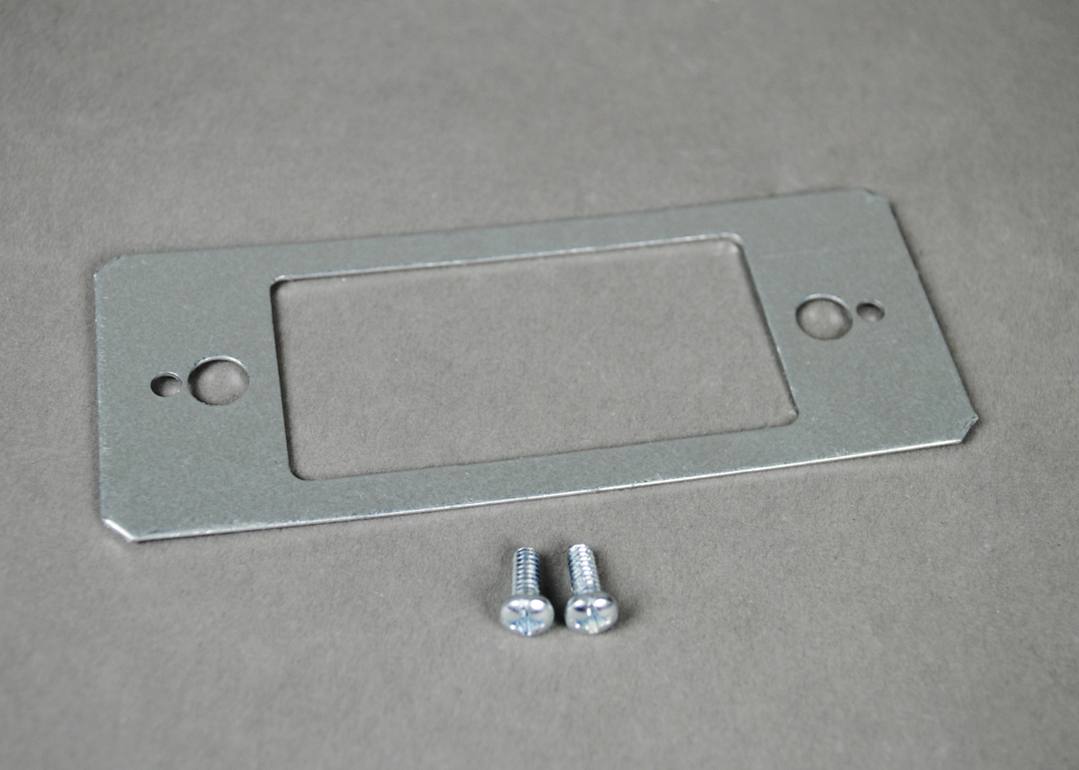 Single-gang sectional (SGFI) width device plate.