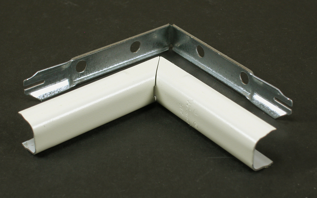 This ivory fittinig allows 500 raceway to make a 90 degree turn at an inside corner. Finish - Ivory