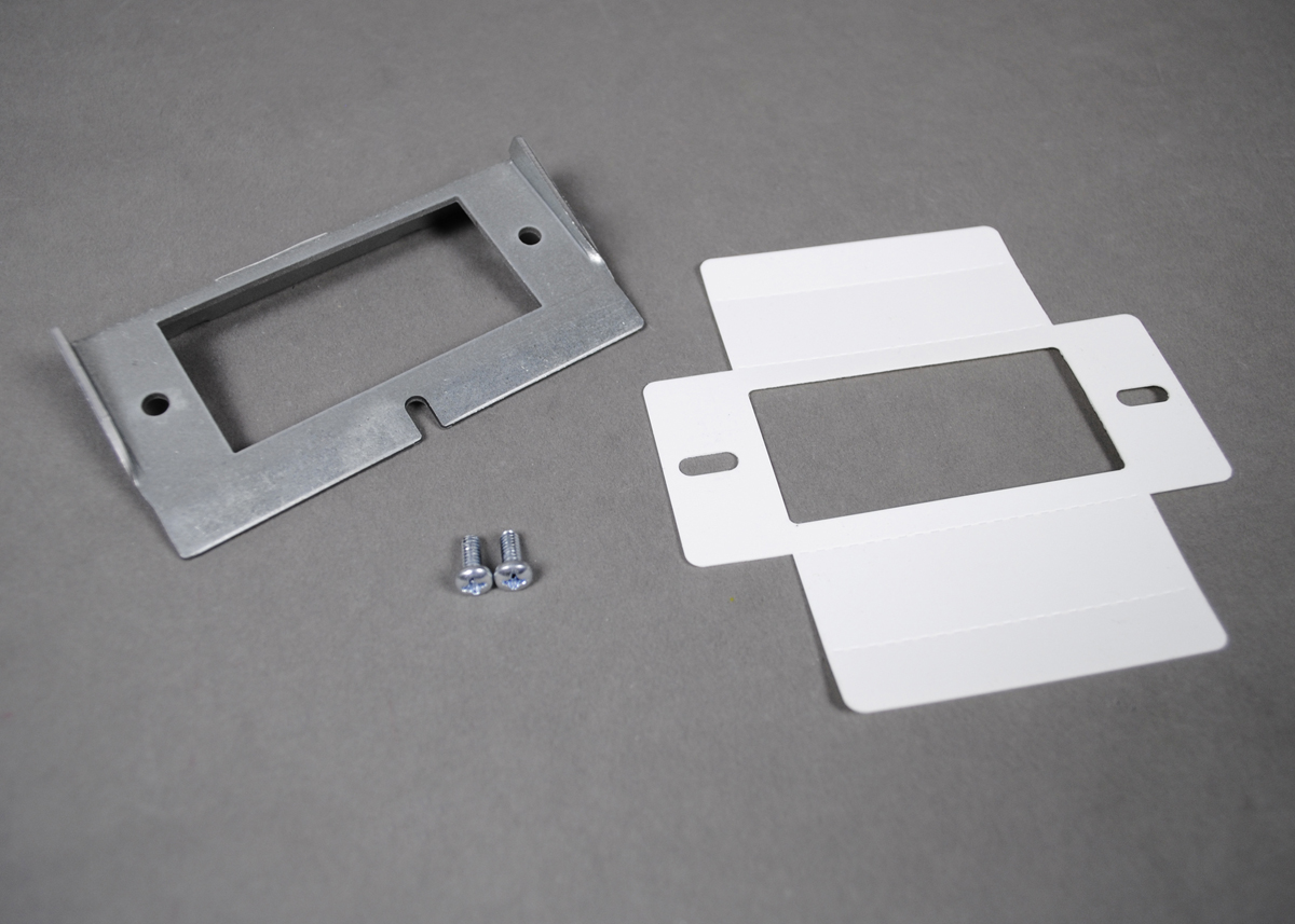 Product image for Wiremold RFB-GFI-4DB RFB4-CI-Series Internal GFCI or Decorator Style Receptacle Opening Bracket