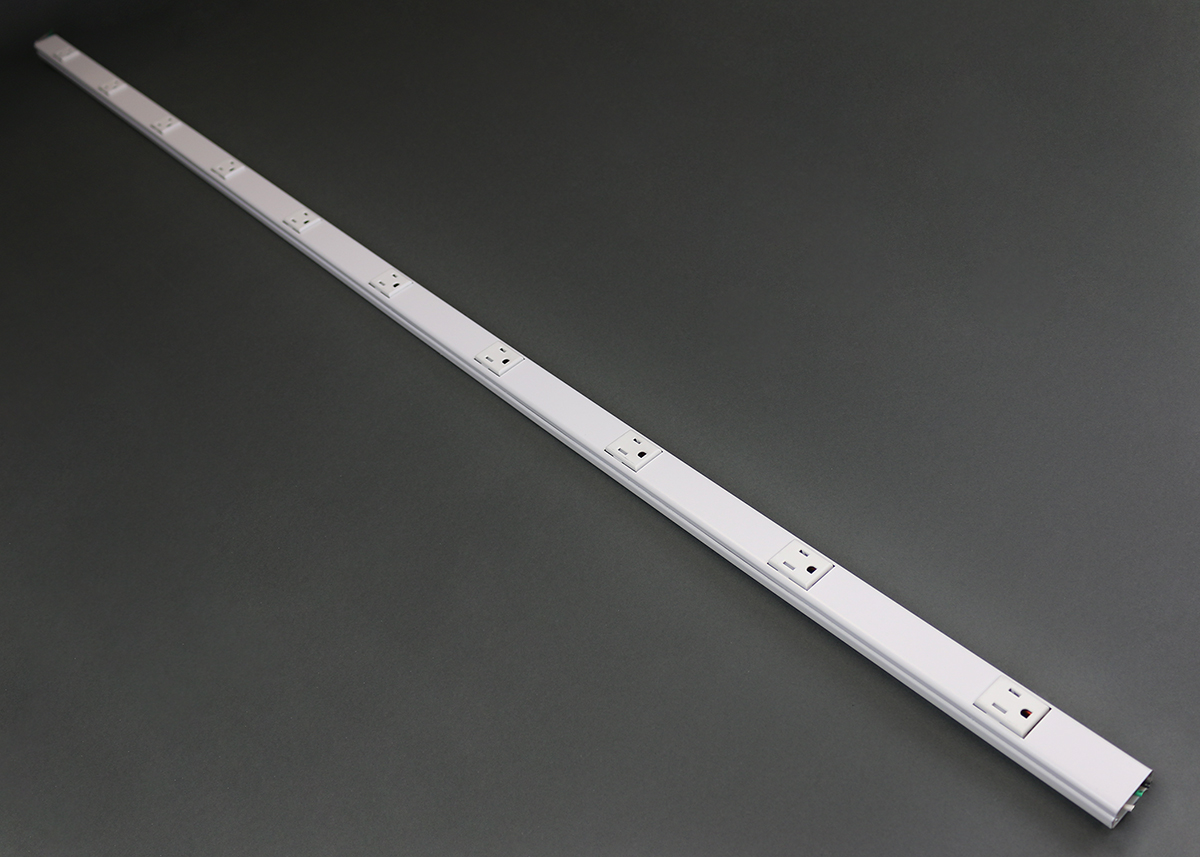 3' Plugmold Tamper-Resistant Multioutlet System White