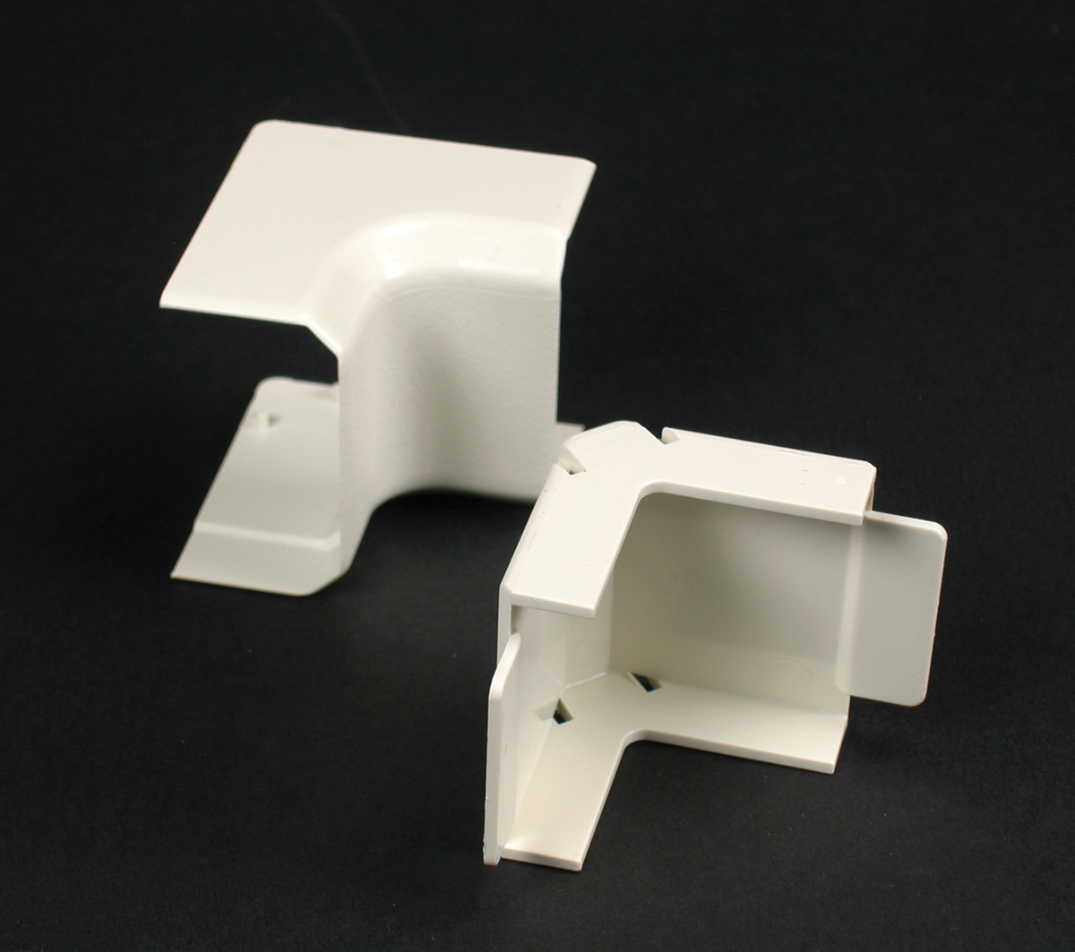 Right angle turns at inside corners.