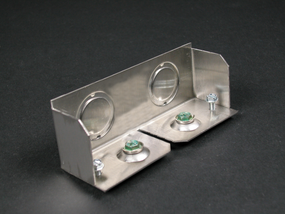 Product image for Wiremold S4010B2 S4000 Blank End Fitting