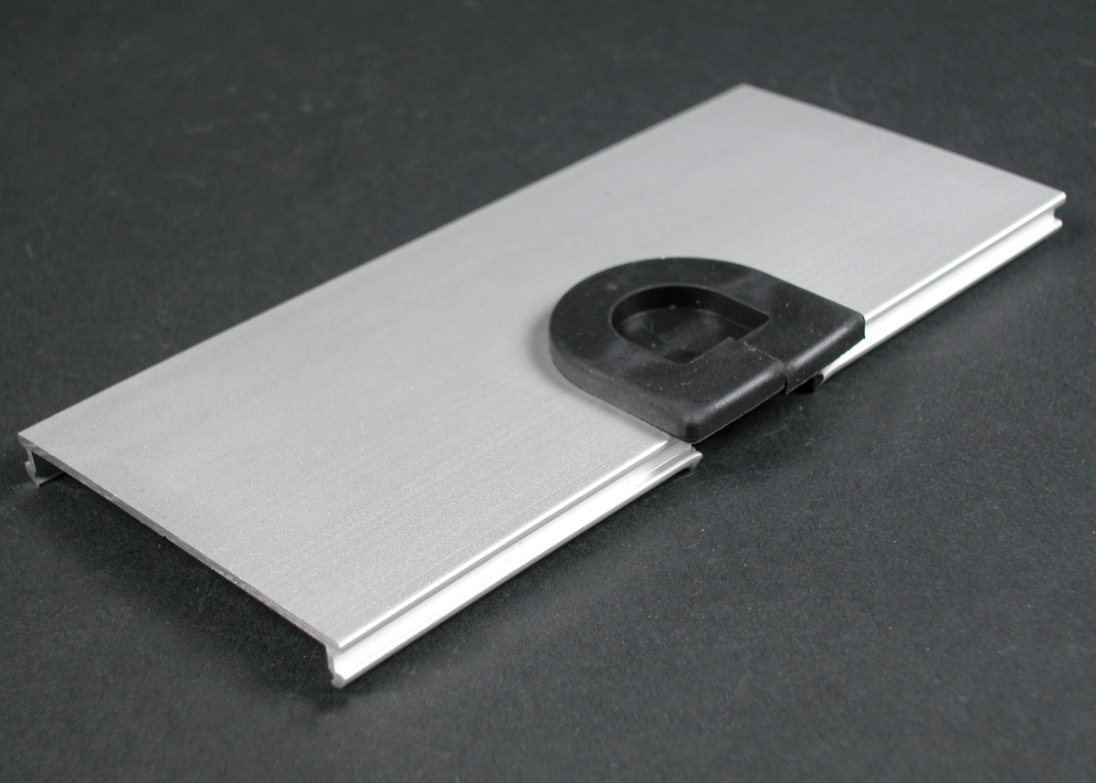 Product image for Wiremold AL3356Z AL3300-Series Grommeted Cover Plate