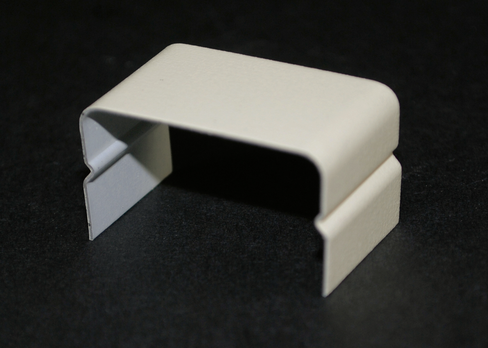 Covers seams where two lengths of 2000 Series Raceway come together. Stainless Steel