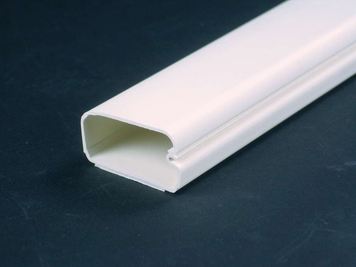 2900 Series Co-extruded design, smooth plastic finish with adhesive backing. Available in 8' (2.44m) lengths, packed 160' (48.8m) per carton. Finish - White