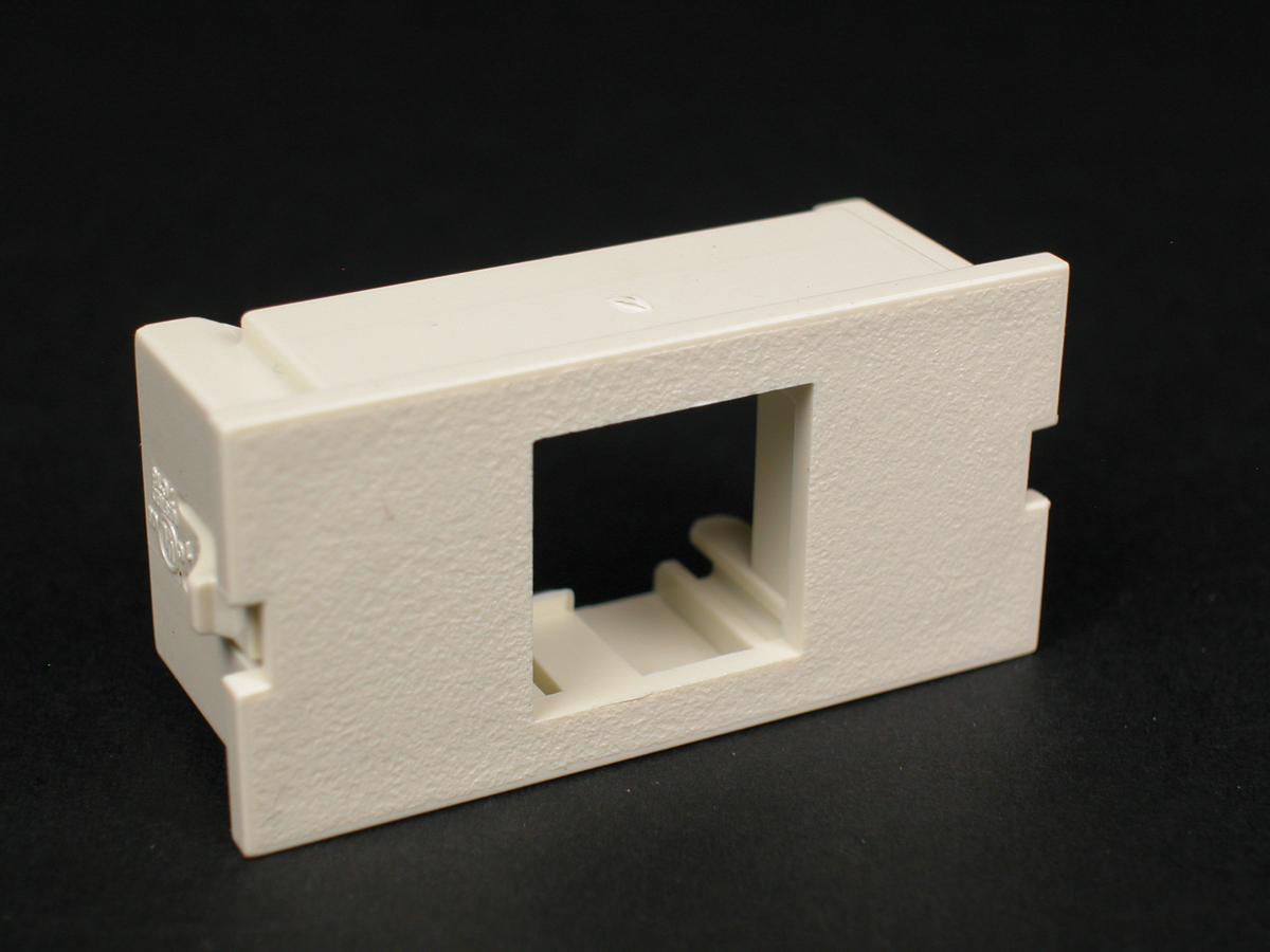 Single, flushmount NordX/CDT unloaded module. Accepts MDVOFlex jacks and fiber modules. Finish - White