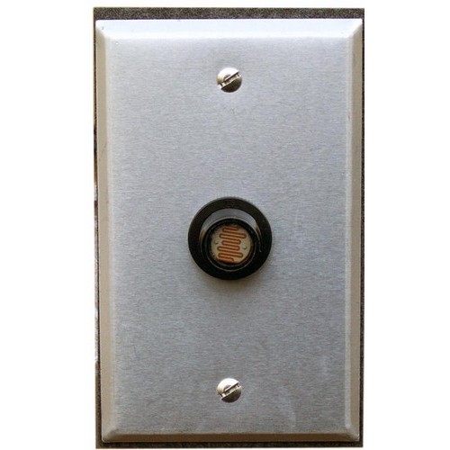 Photocontrols Flush Mount with Wall Plate 208-277V - Our Weatherproof Flush Mount Photocontrols puts your lighting solutions at your fingertips.Photocontrols Flush Mount with Wall Plate 208-277V features include:  Weatherproof Polycarbonate Housing  Lens Brushed Aluminum Wallplate and Gasket SPST - Normally Open 1/2