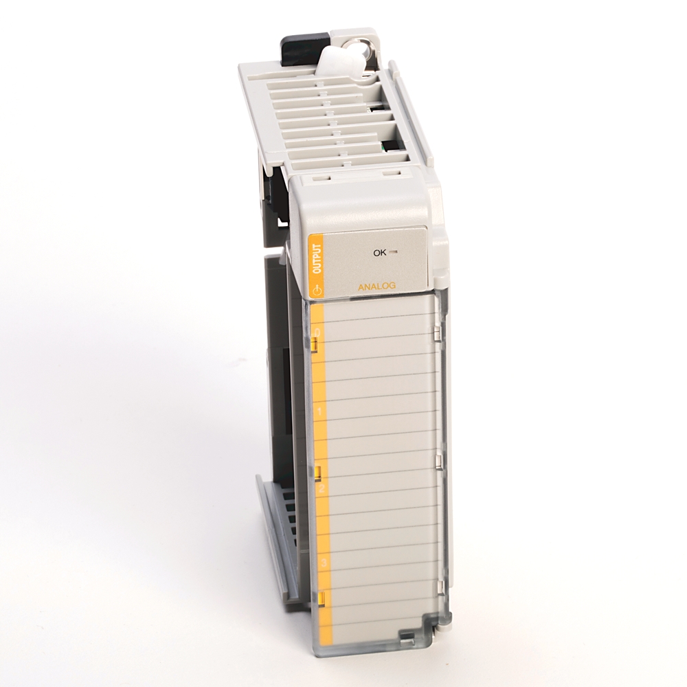 Product image for Allen-Bradley 1769-OF8C Compactlogix 8-Point Analog Output Module