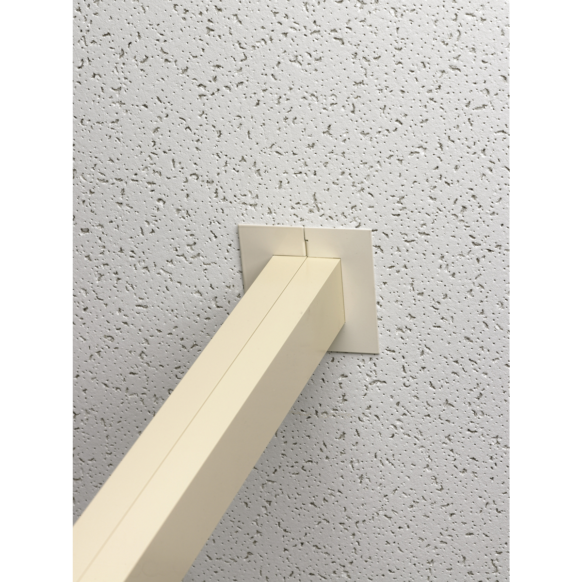 Product image for Hubbell PPTRIM1 Office White Service Pole Trim Kit