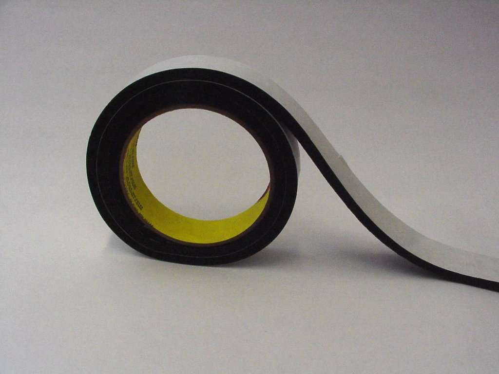 3M™ Vinyl Foam Tape 4714 includes a closed cell, medium-density foam backing with a pressure-sensitive acrylic adhesive on one side. It allows for quick-stick to a variety of substrates including many metals, glass and plastics. The silicone treated white paper liner allows for die cutting without having to laminate another liner to the foam.
