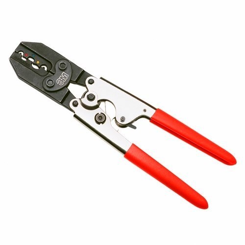 3M™ Scotchlok™ TR-490 is a positive action ratchet tool that crimps both insulated and non-insulated terminals and connectors.  It has hardened steel jaws and a corrosion-resistant finish that offers enhanced durability.