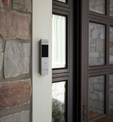 Product image for Pass & Seymour AI6000M1 Wireless Interior Video Intercom Room Unit, 2.4 GHz, 5W - Magnesium/Black