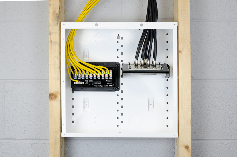 Product image for On-Q EN1460 14.3 x 14 Inch Powder Coated Glossy White Hinged Cover Enclosure